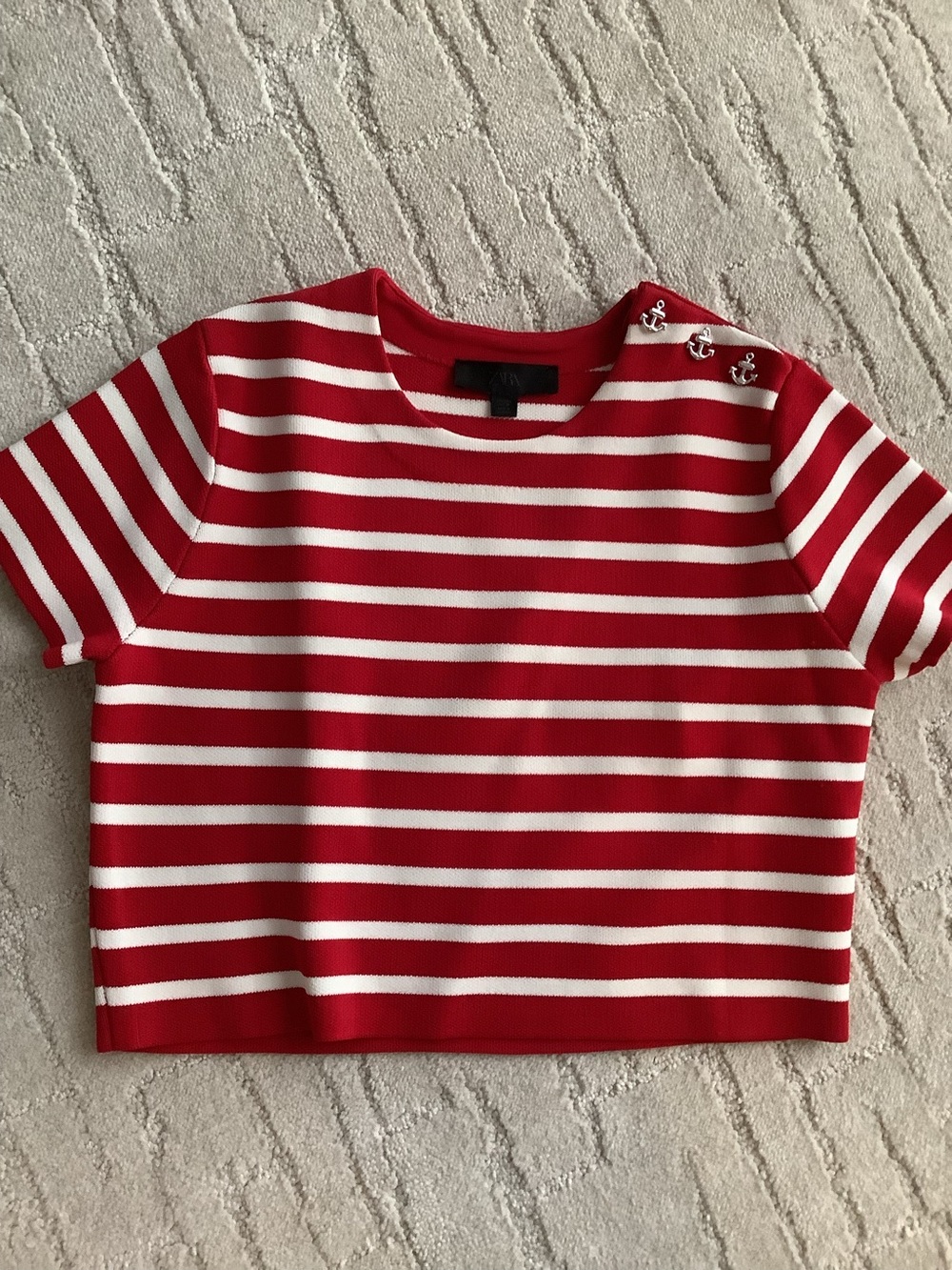 ZARA RED AND WHITE STRIPED VISCOSE AND POLY SHORT SLEEVED CROP SWEATER SZ L